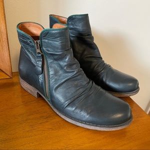 MIZ MOOZ Layla Leather Ankle Boots blue zippered 8